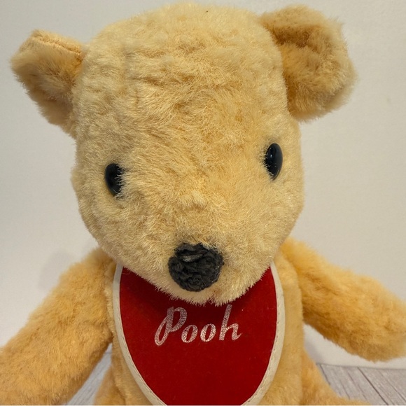 Vtg Winnie the Pooh Bear Plush Red Baby Bib Disneyland California Stuffed Toys - Picture 9 of 11